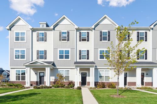 4509 Chelsea Manor Cir, Aurora, IL, 60504-3301 | Card Image
