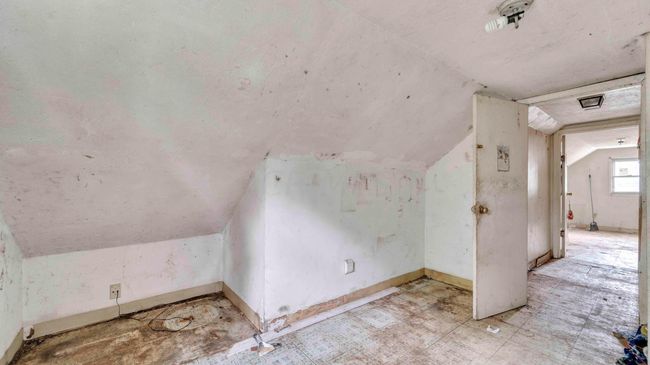 west bedroom | Image 17