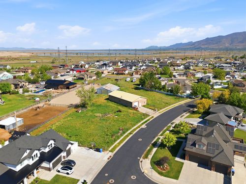 1695 N Olsen Way, West Bountiful, UT, 84087-2469 | Card Image