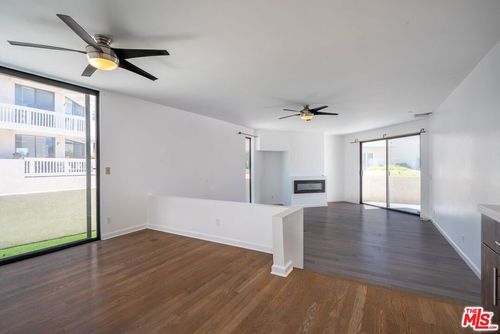 b105-7301 Vista Del Mar, Playa del Rey, CA, 90293-7571 | Card Image