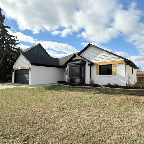 53027 Gregory Dr, Macomb, MI, 48042-5705 | Card Image