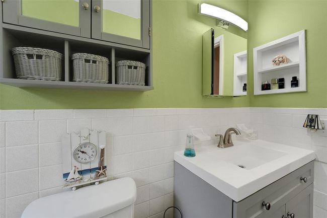 APT-24 - 2256 Philippine Dr, Condo with 2 bedrooms, 2 bathrooms and null parking in CLEARWATER FL | Image 22