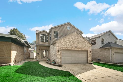 8815 S Talman Avenue, Evergreen Park, IL, 60805 | Card Image