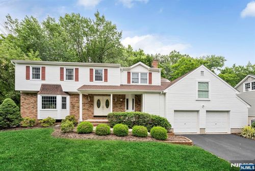 27 Cobblestone Ln, Ramsey, NJ, 07446-2468 | Card Image