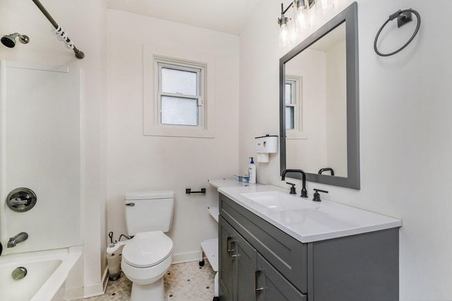 723 Baxter St Se, House other with 4 bedrooms, 1 bathrooms and null parking in Grand Rapids MI | Image 9