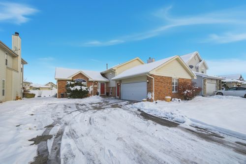 18641 Cedar Ave, Country Club Hills, IL, 60478-5624 | Card Image