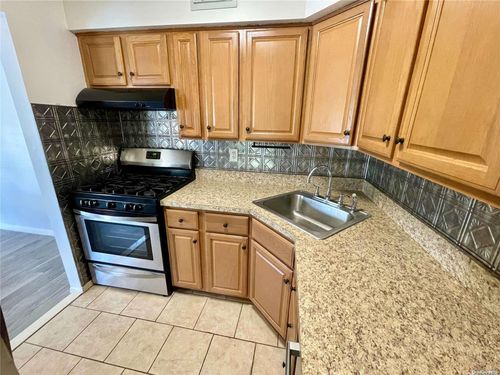 106-106 Fairview Cir, Middle Island, NY, 11953-2343 | Card Image