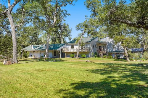1505 Wagon Rd, Wallis, TX, 77485-9407 | Card Image