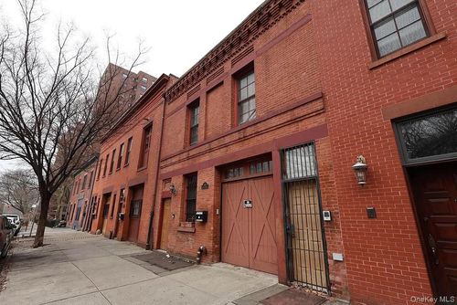 304 Waverly Avenue, New York, NY, 11205 | Card Image