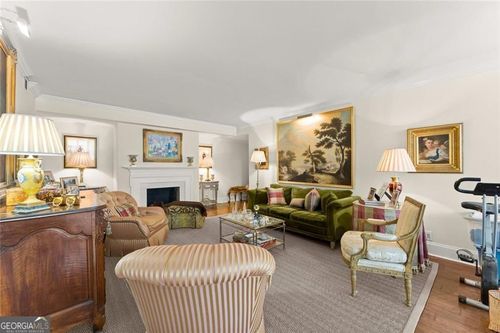c301-2734 Peachtree Road Nw, Atlanta, GA, 30305 | Card Image