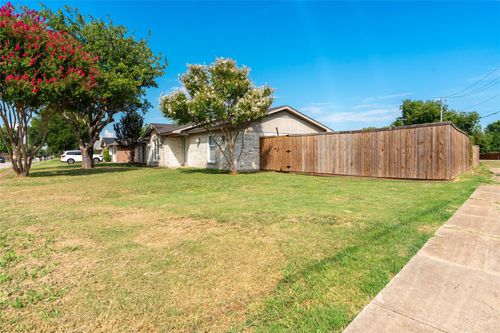 902 Toyah Creek Ln, Garland, TX, 75040-5451 | Card Image