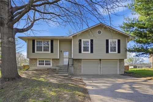 503 Broadway St, Grain Valley, MO, 64029-9785 | Card Image