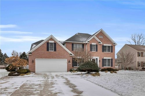 111 Charles Ave, Amherst, OH, 44001-2075 | Card Image