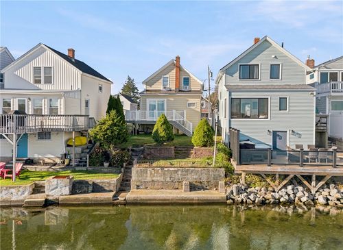 47 Cedar Ave, Portsmouth, RI, 02871-4501 | Card Image