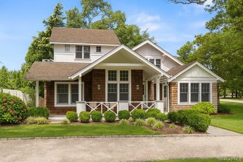 275 Woodland Dr, Brightwaters, NY, 11718-1920 | Card Image