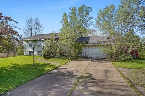 24858 Sherman St, Homeworth, OH, 44634-9727 | Card Image
