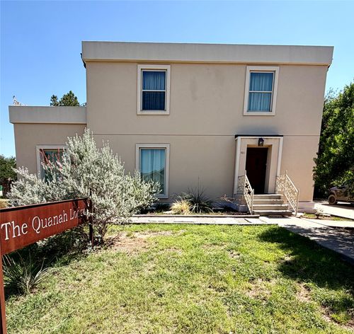 901 W 3rd St, Quanah, TX, 79252-3727 | Card Image