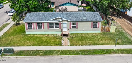 1818 Bison Dr, Williston, ND, 58801-3704 | Card Image