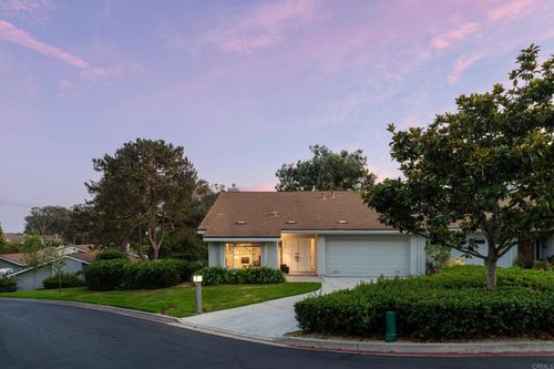 5555 Caminito Marrisa, La Jolla, CA, 92037-7226 | Card Image