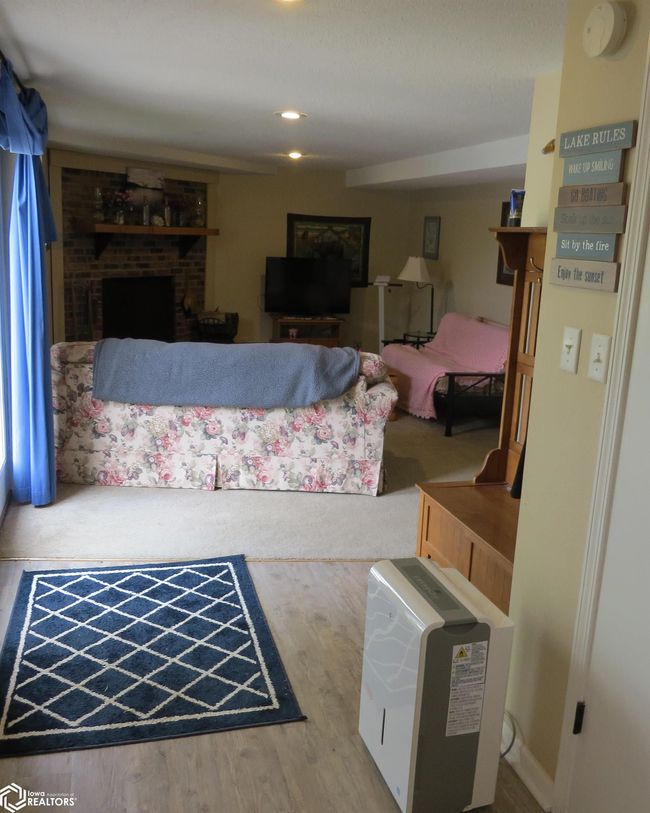 181 Center Point Dr, Home with 3 bedrooms, 2 bathrooms and 5 parking in Montezuma IA | Image 14