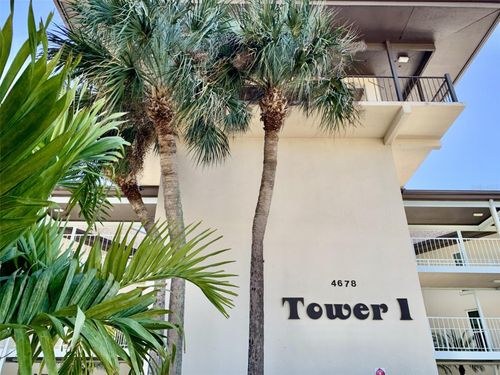 305-4678 Marine Pkwy, New Port Richey, FL, 34652-7310 | Card Image