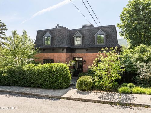 33 Davis St, Beacon, NY, 12508-2827 | Card Image