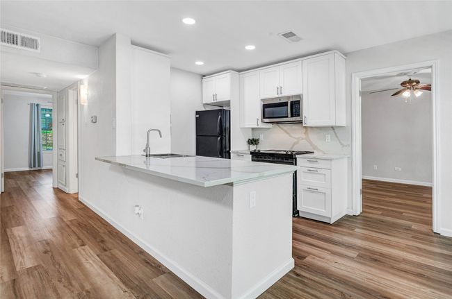 APT-203 - 4452 Chaha Rd, Condo with 2 bedrooms, 2 bathrooms and null parking in Garland TX | Image 6