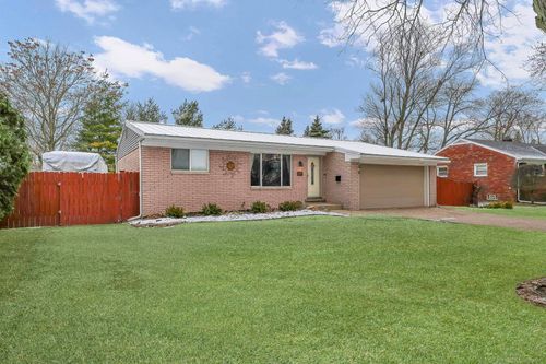 45077 Hecker Dr, Utica, MI, 48317-5746 | Card Image