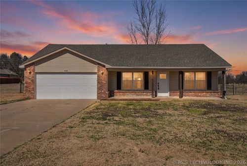 408 8th St, Wagoner, OK, 74467-2714 | Card Image