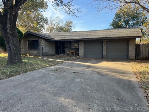 5732 S 70th East Ave, Tulsa, OK, 74145-8537 | Card Image