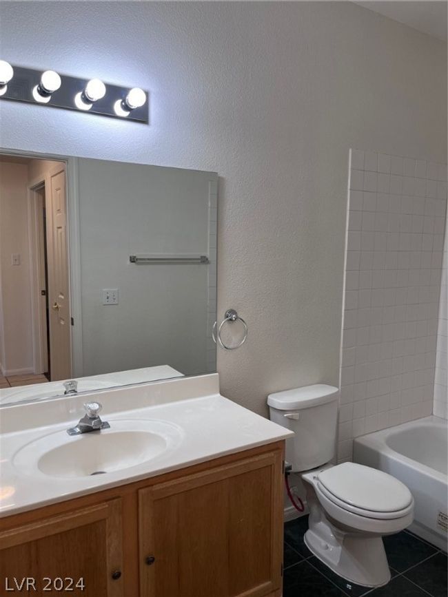 Bathroom 2 - Full | Image 22