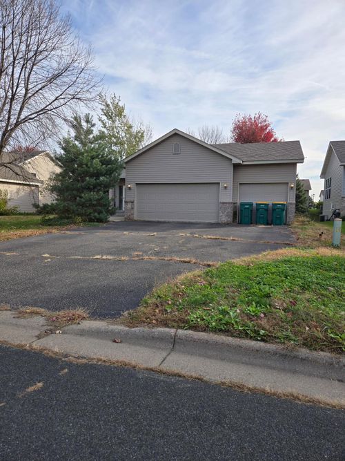 933 Ivy Hills Rd, Belle Plaine, MN, 56011-5125 | Card Image