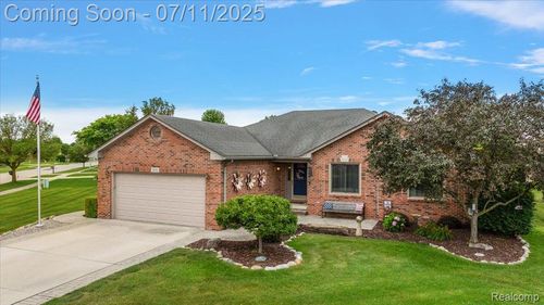 54561 Laurel Dr, Macomb, MI, 48042-2220 | Card Image