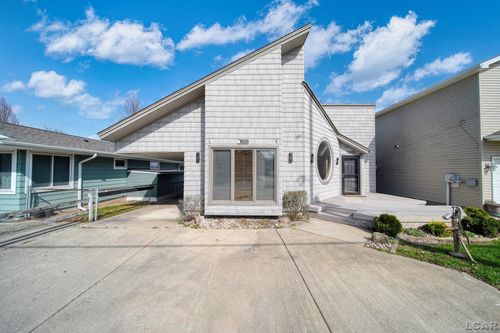 1220 Round Lake Hwy, Manitou Beach, MI, 49253-9043 | Card Image