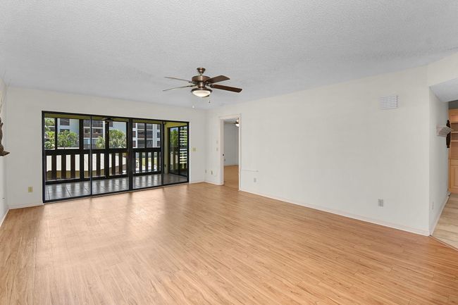 APT-201B - 162 Se Saint Lucie Blvd, Condo with 3 bedrooms, 2 bathrooms and null parking in Stuart FL | Image 8