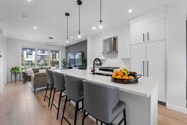 2213 77 Street Sw, Townhouse with 2 bedrooms, 3 bathrooms and 2 parking in Calgary AB | Image 13