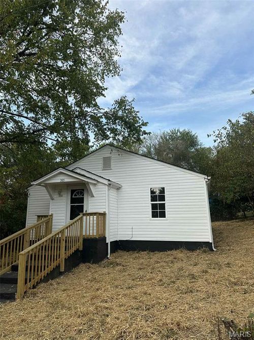303 Cordia Ave, Potosi, MO, 63664-1605 | Card Image
