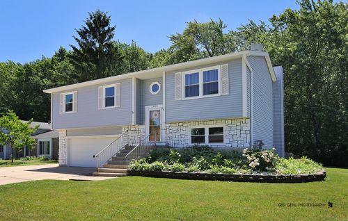 2401 Mallard Dr, Lindenhurst, IL, 60046-8507 | Card Image