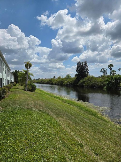 5201-5725 Greenwood Ave, NORTH PORT, FL, 34287-3180 | Card Image