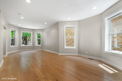 1f-5816 N Ridge Ave, Chicago, IL, 60660-3493 | Card Image