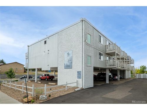 201-1064 Chambers Ct, Aurora, CO, 80011-7141 | Card Image