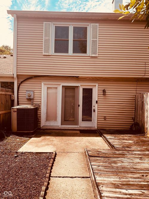 7466 Braewood Ct, Indianapolis, IN, 46217-4201 | Card Image