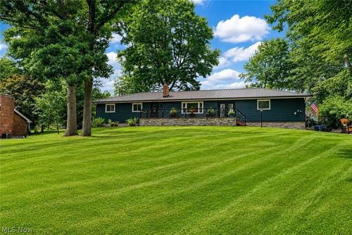 727 Sleepy Hollow Dr, Uniontown, OH, 44685-9611 | Card Image