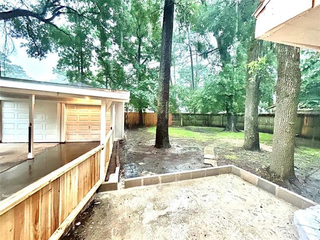 Large lot with detached garage | Image 30