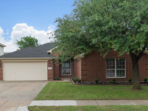 1821 Kingsbrook Trl, Fort Worth, TX, 76120-5073 | Card Image