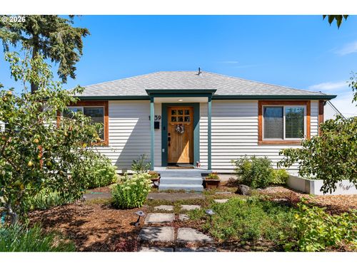 1039 4th St, Springfield, OR, 97477-3951 | Card Image