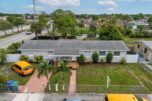 5631 Nw 174th Dr, Miami Gardens, FL, 33055-3538 | Card Image
