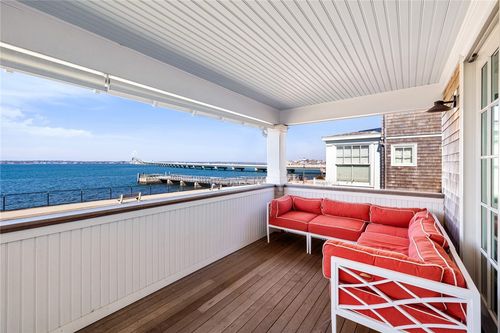 115 Washington St, Newport, RI, 02840-1565 | Card Image