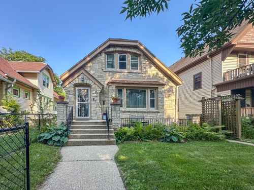 2640 N 48th St, Milwaukee, WI, 53210-2414 | Card Image