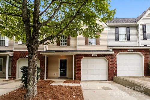 10007 University Park Ln, Charlotte, NC, 28213-4061 | Card Image